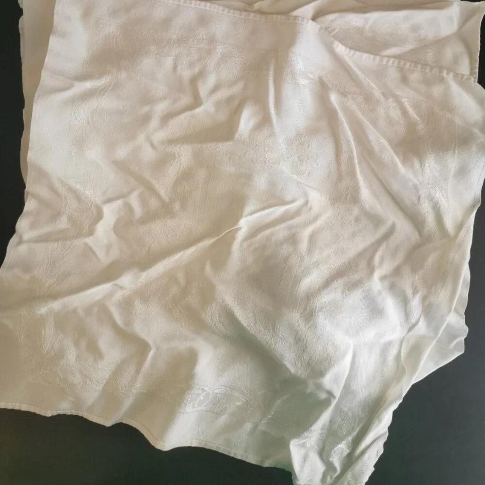 Set of 4 Vintage White‎ Damask Handkerchiefs Floral Pattern Square 15.5